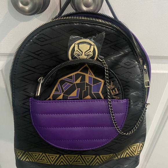 Bioworld Handbags - Black Panther "Wakanda Forever" (Marvel) Mini Backpack and Coin Purse